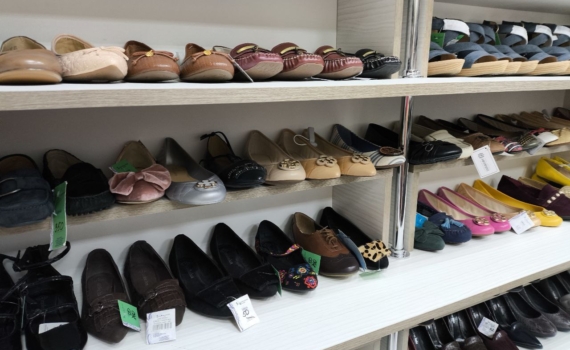 Не балетки и не сапоги: француженки выбрали третий путь — и он покоряет мир Не балетки и не сапоги: француженки выбрали третий путь — и он покоряет мир