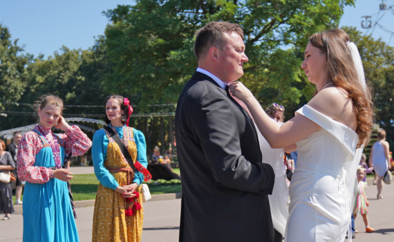 Устали от образа принцессы — свадебная мода-2026 поддержит вас: как продумать образ без шаблона Устали от образа принцессы — свадебная мода-2026 поддержит вас: как продумать образ без шаблона